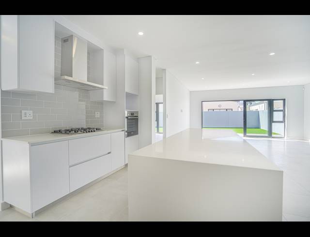 4 BEDROOM HOUSE FOR SALE IN SANDOWN